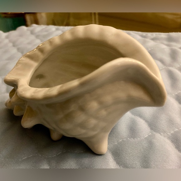 White Ceramic Seashell Planter, Trinket Holder. βVintageβ Preowned EUC - Picture 5 of 10